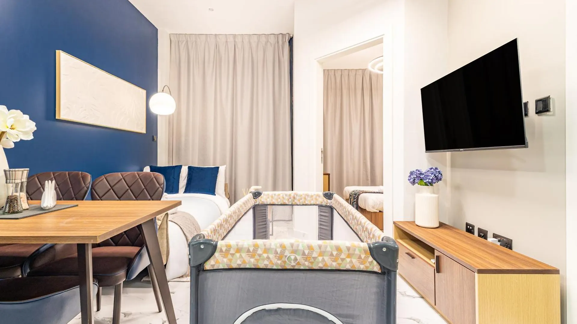 アパート Elegant 1Bdr For Corporate, Executive, Business Stays - 3 Min Walk To Adgm, Cleveland & Galleria - Big Balcony - Canal View - High Floor アブダビ